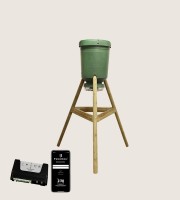 Vorschau: Kompletter Futterautomat 125 Liter mit Holzstativ - Nordic Gamekeeper Vorschau: Kompletter Futterautomat 125 Liter mit Holzstativ - Nordic Gamekeeper