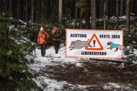 Warnbanner Drückjagd PVC 2m x 1m (Wildschwein) Warnbanner Drückjagd PVC 2m x 1m (Wildschwein)